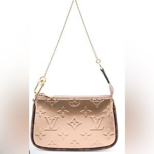 Rare Louis Vuitton Monogram Vernis Mini Pochette in Rose Gold